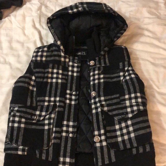 Rue21 Jackets & Blazers - Plaid vest with hood, Rue 21, large Rue21 Jackets & Blazers - Plaid vest with hood, Rue 21, large